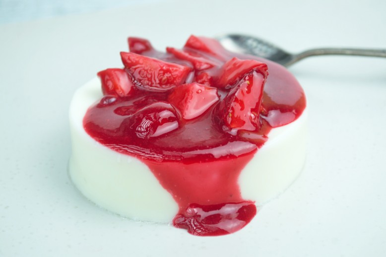 Erdbeer Panna cotta