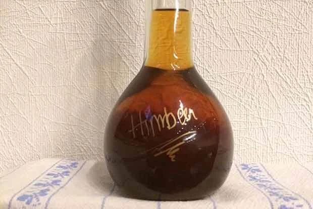 Angesetzter Himbeer-Likör