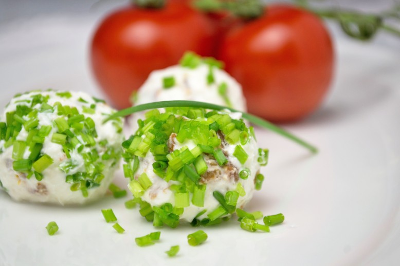 Tomaten-Schnittlauch Bällchen