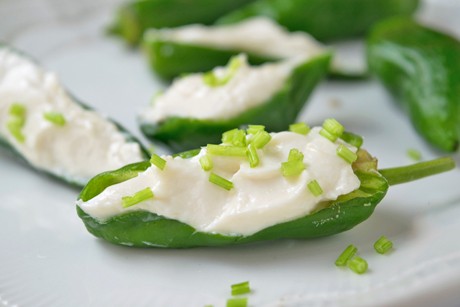 Peperoni mit Feta-Schnittlauch Füllung