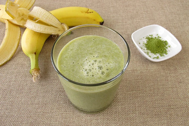 Matcha-Latte mit Banane