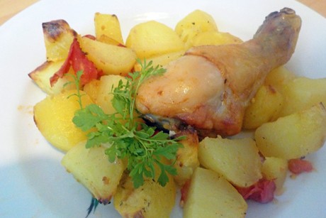 Hühnerkeulen-Kartoffelpfanne