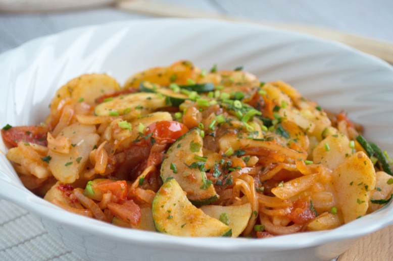 Sommerlicher Kartoffel-Zucchini Salat