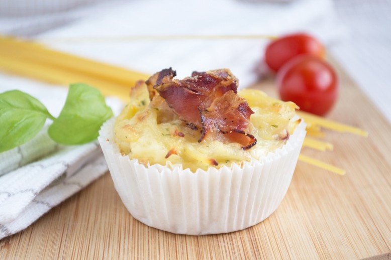 Nudel-Muffin mit Carbonarasoße