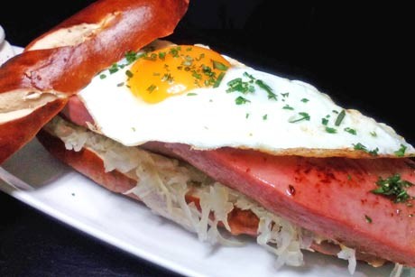 Wiener Leberkäsburger