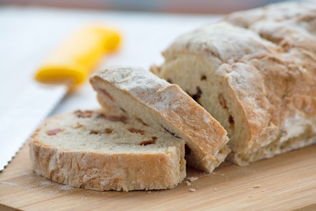 Zwiebel-Speck-Brot