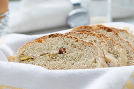 Schinken-Oliven-Brot