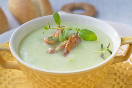 Eierschwammerl-Erbsen-Suppe