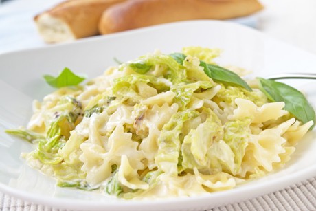 Farfalle mit Spitzkohl