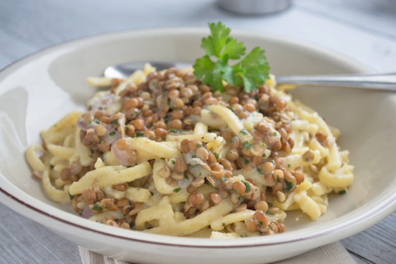 Spätzle mit Linsen-Obers-Soße