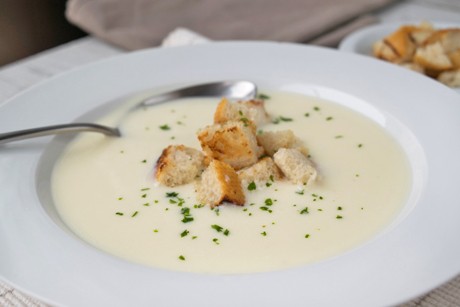 Weiße Rübensuppe