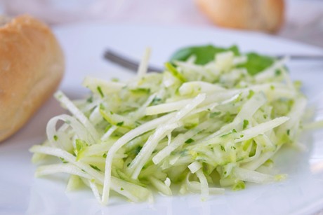 Kohlrabi-Gurken-Salat