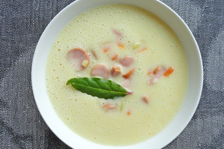 Gemüsesuppe mit Selchwürstel