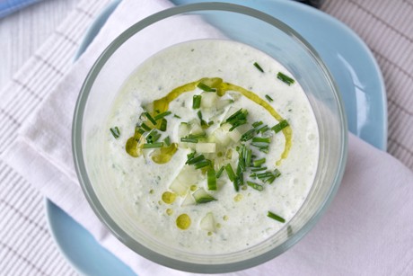 Kalte Gurkensuppe mit frischer Minze