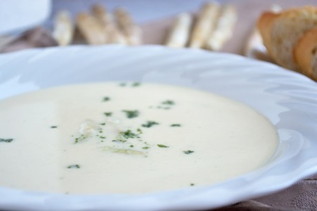 Kalte Spargelcremesuppe