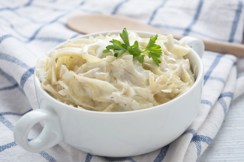 Krautsalat an Senf-Crème fraîche