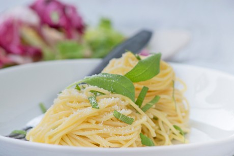 Spaghetti in Salbeibutter