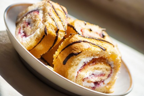 Raffinierte Himbeerroulade