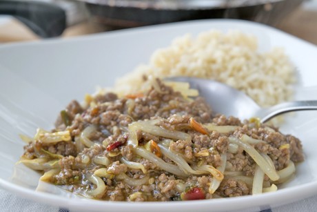 Faschiertes mit Sprossen und Limette