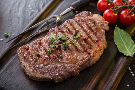 Rumpsteaks in Weinmarinade