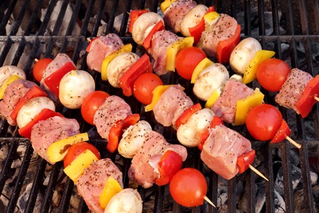 Filetspieße mit Tomaten