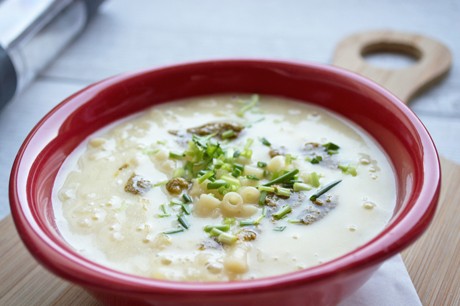 Kartoffelsuppe mit Basilikum Pesto
