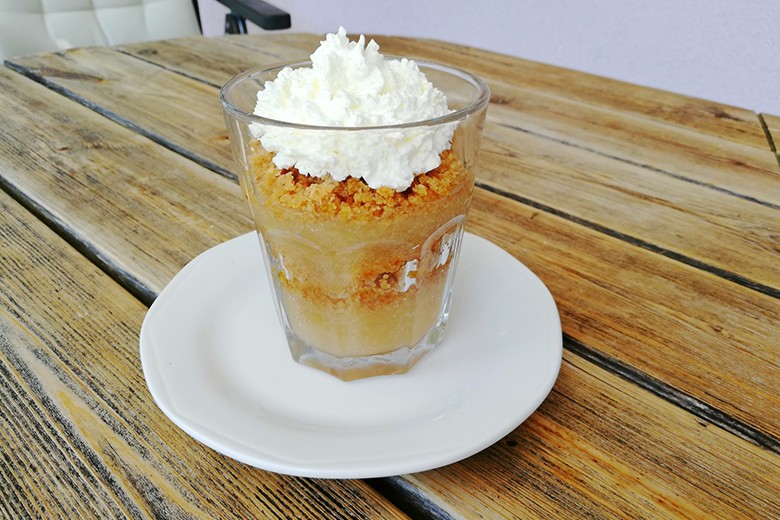 Apfelkuchen im Glas