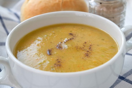 Vegane Gemüsecreme-Suppe
