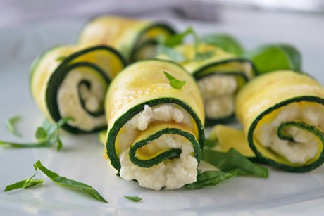 Zucchini-Gorgonzola Röllchen
