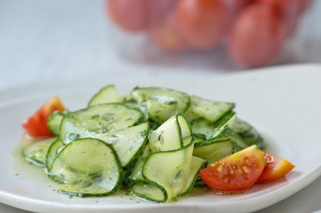 Gurkensalat mit Minze