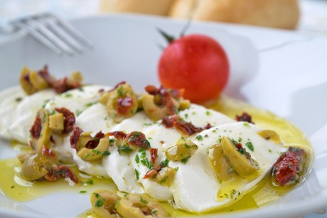 Mozzarella in Oliven-Dressing