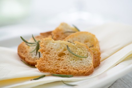 Rosmarin-Brotchips