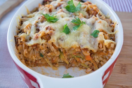 Herzhafter Zucchini-Karotten-Reisauflauf