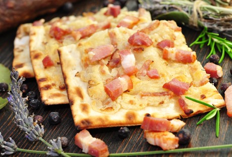 Flammkuchen mit Speck