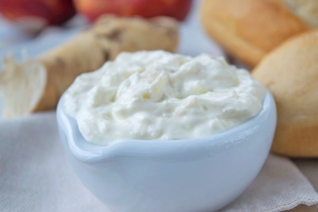Apfel-Kren-Dip