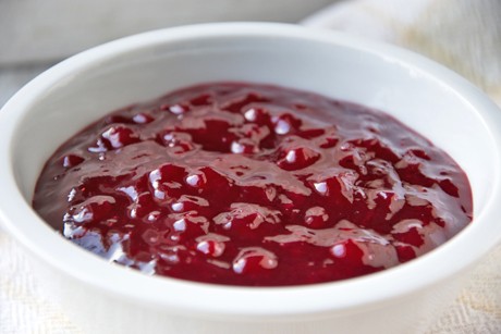 Warme Preiselbeersauce