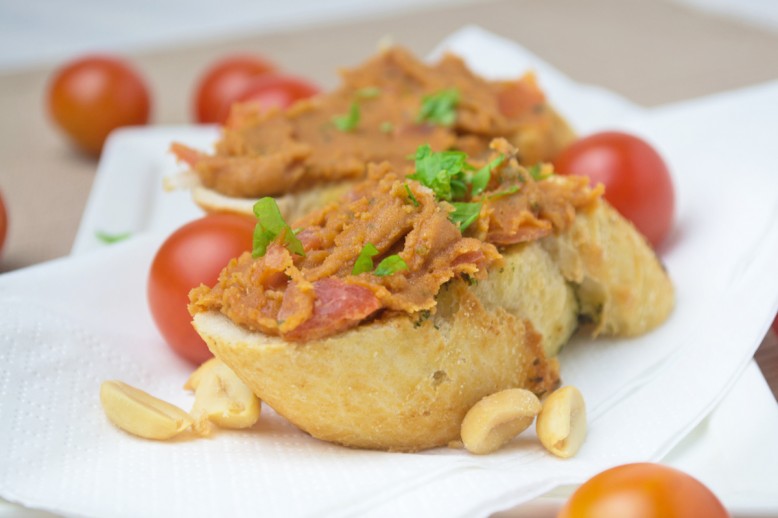 Veganer Tomaten-Erdnuss-Aufstrich