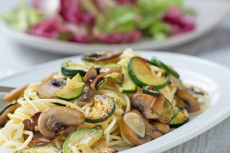 Nudeln mit Gemüsesauce