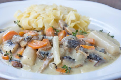 Schwarzwurzeln in Champignonsauce