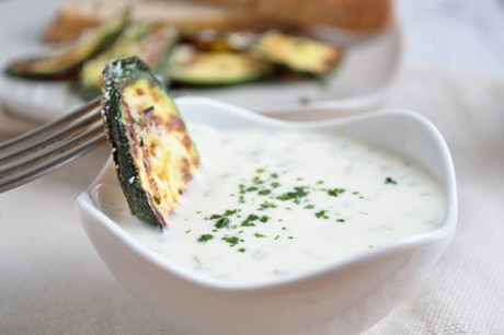 Kräuter-Käse Dip