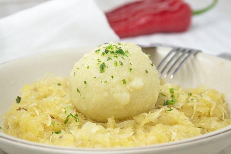 Waldviertler Knödel mit Sauerkraut