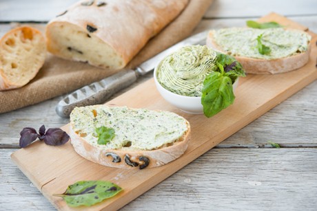 Kräuter-Knoblauch-Butter