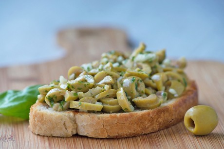 Olivenbruschetta
