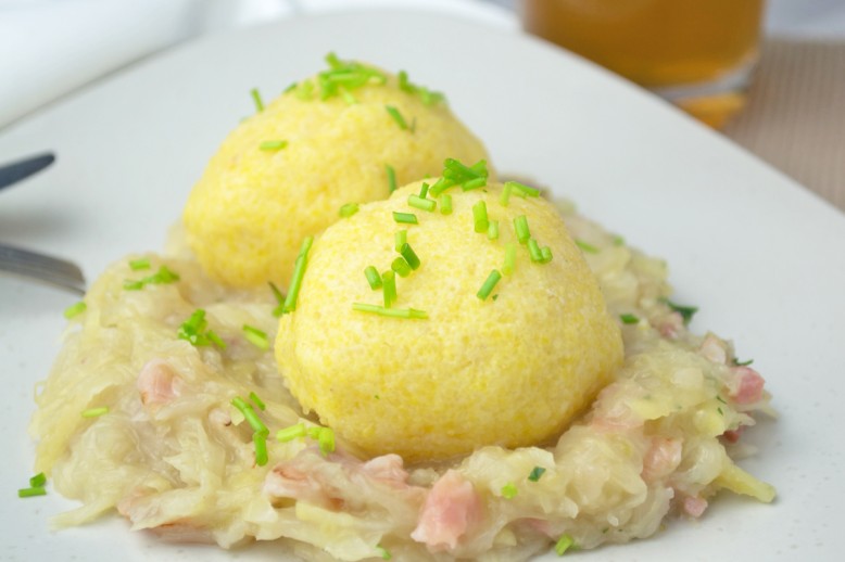 Polentaknödel mit Topfen