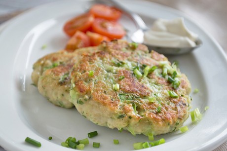 Zucchini-Mozzarella-Laibchen