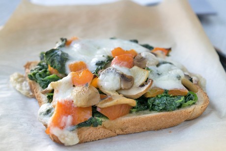 Tofu-Spinat-Toast
