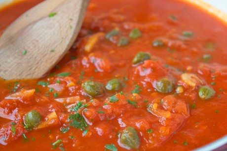 Kapern-Oliven-Sauce