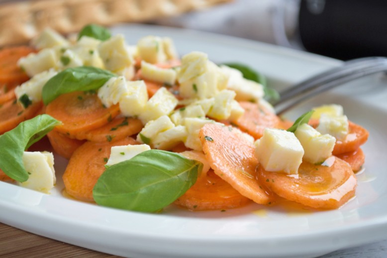 Karotten-Mozzarella-Salat