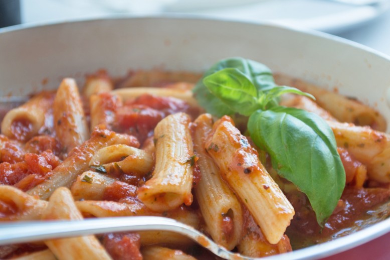 Penne mit schneller Tomatensauce
