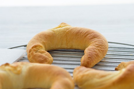 Topfenkipferl mit Käsefüllung